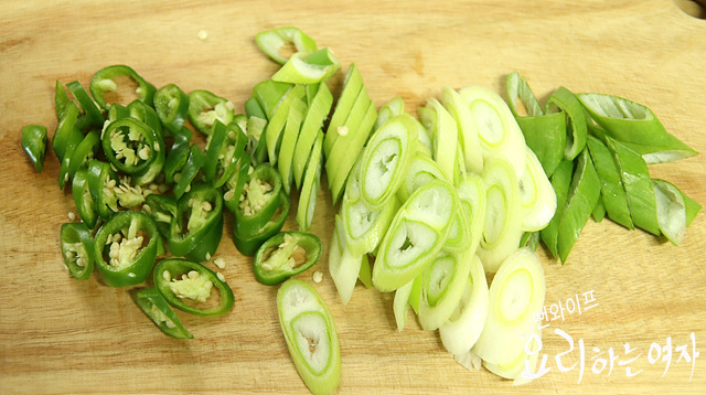 Slice the ingredients — step photo 2