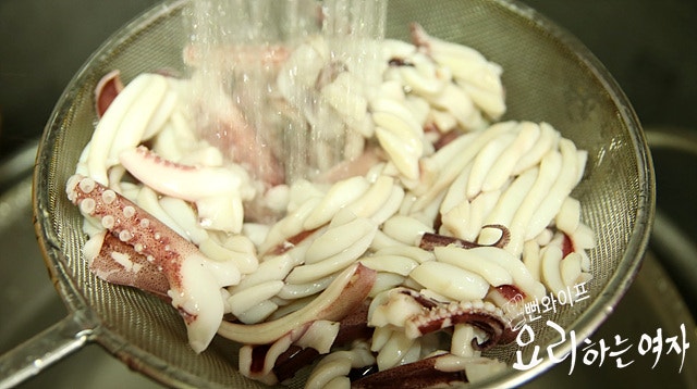 材料を湯通しする — 手順の写真 2