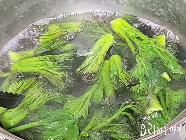 タラの芽をゆでる — 手順の写真 2