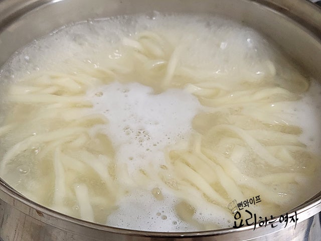 麺をゆでる — 手順の写真 2