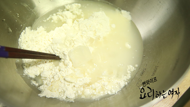 Make the batter — step photo 1