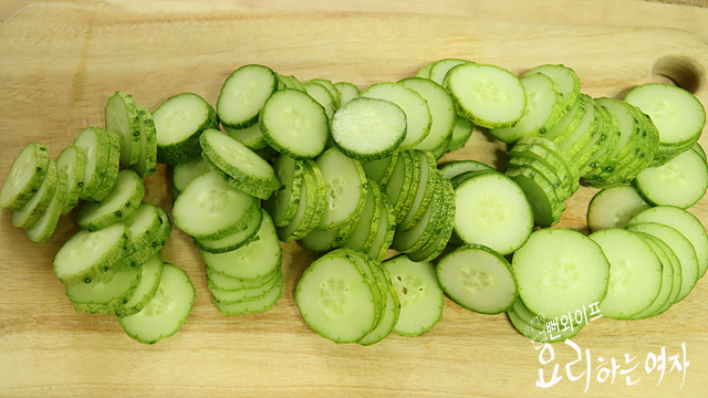 Slice the cucumbers — step photo