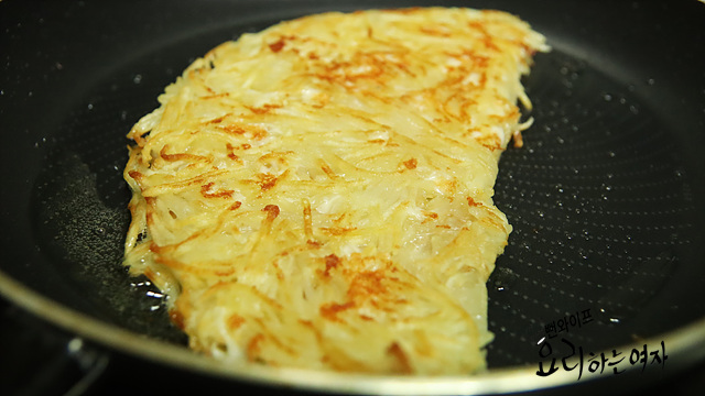 Pan-fry the pancake — step photo 2