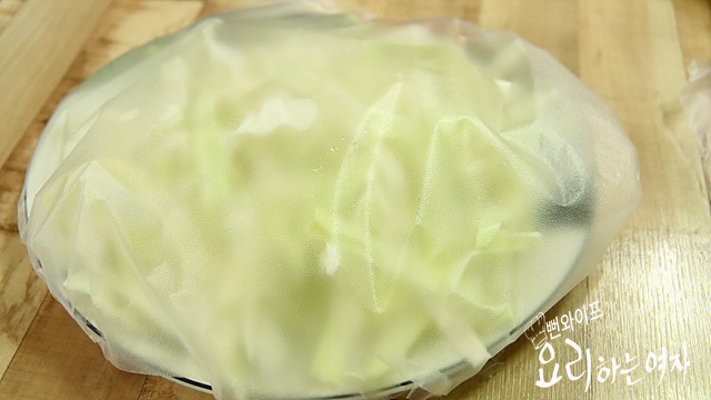 Steam in the microwave — step photo 1