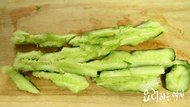 Cut the ingredients — step photo 2