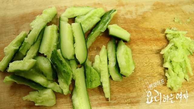 Cut the ingredients — step photo 1