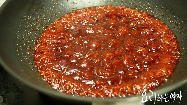 Simmer the seasoning sauce — step photo 2