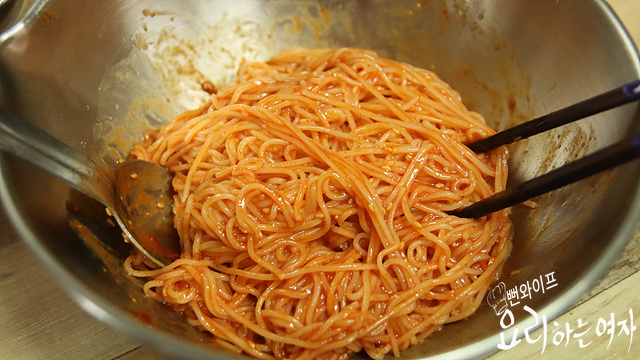 Toss with the sauce — step photo