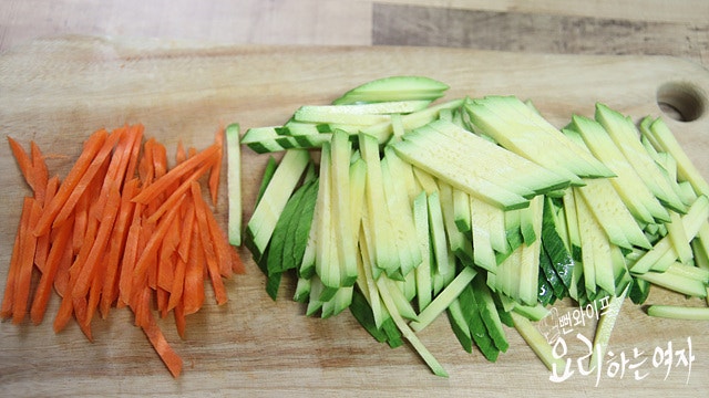 Cut the ingredients — step photo 1