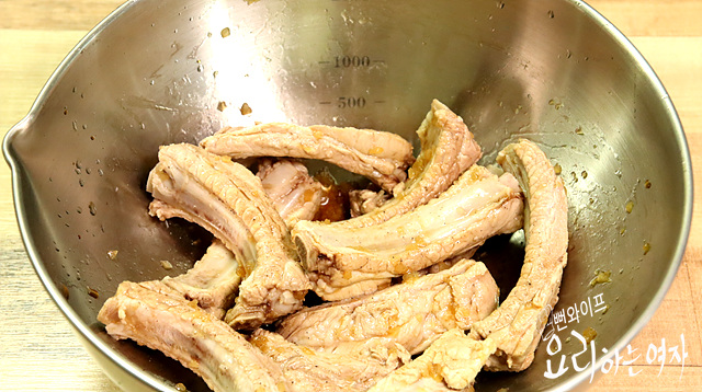 Prepare the baby back ribs — step photo 2
