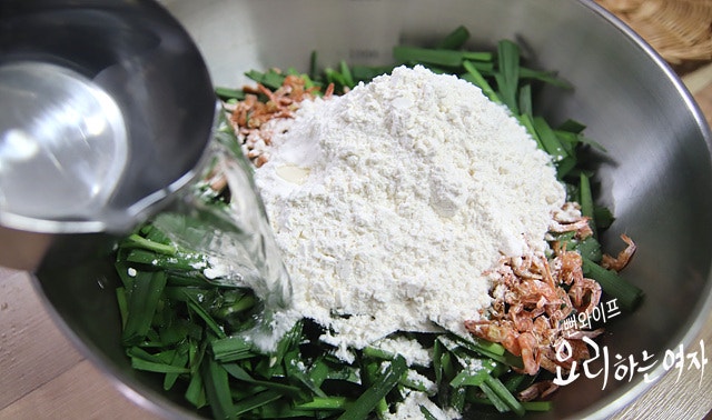 Make the batter — step photo 1