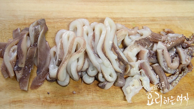 Cut the ingredients — step photo 1