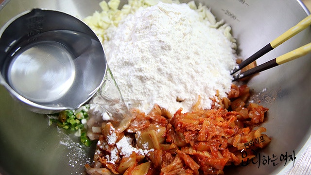 Make the batter — step photo 2