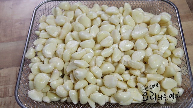 Prep the garlic — step photo 1