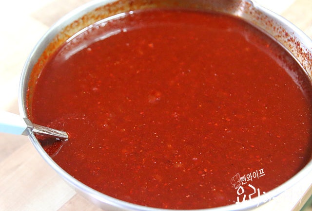 Make the bibim guksu sauce — step photo 2