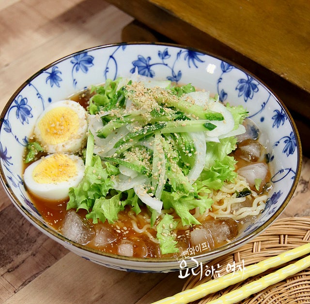 夏に涼しく楽しむ甘酸っぱい冷やしラーメンの完成写真