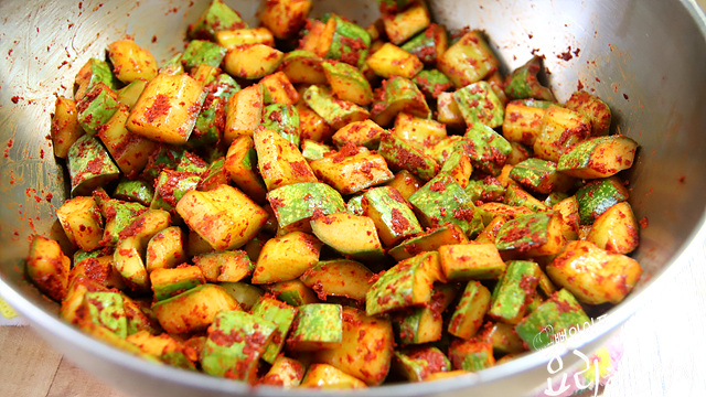 Toss with seasonings — step photo 2