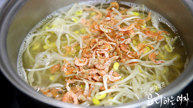 Simmer the soup — step photo 2
