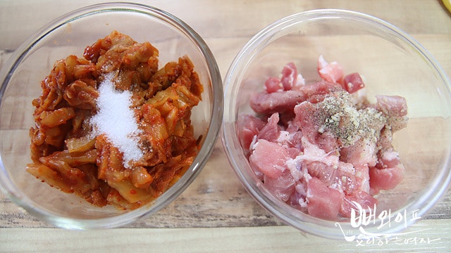 Season the meat and kimchi — step photo