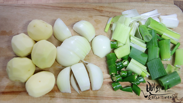 Cut the ingredients — step photo 1
