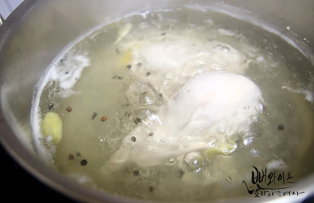 鶏むね肉をゆでる — 手順の写真 1