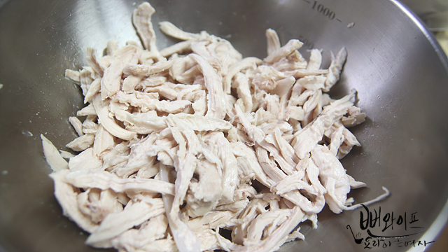 鶏むね肉をゆでる — 手順の写真 2