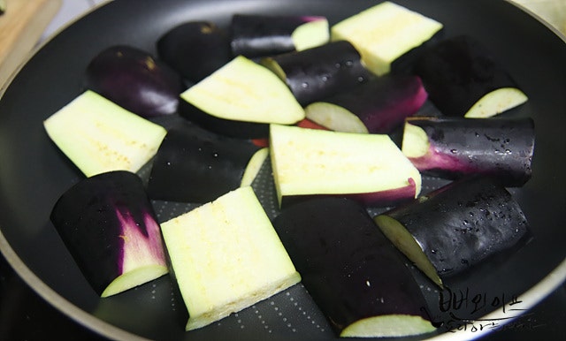 Pan-sear the eggplant — step photo 1
