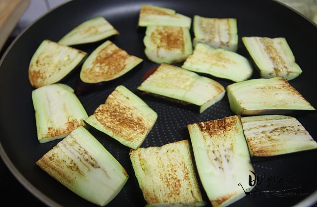 Pan-sear the eggplant — step photo 2