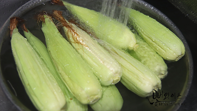 Prepare the corn — step photo