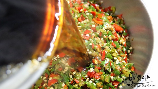 Pour the soy sauce brine — step photo 2