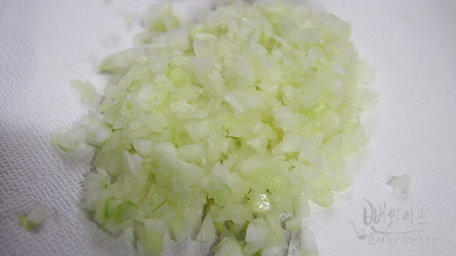 Prepare the onion — step photo 2