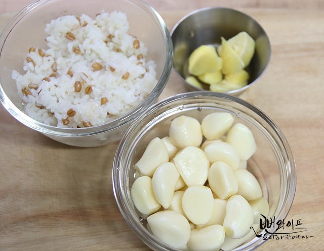 Make the kimchi broth — step photo 1