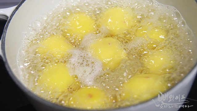 Boil the potatoes — step photo 2