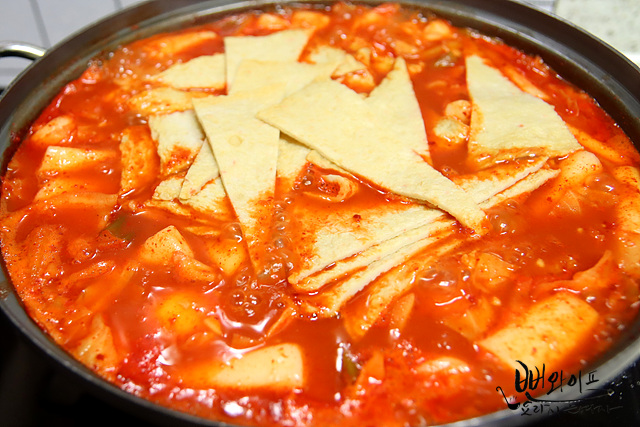 Add ingredients and simmer — step photo