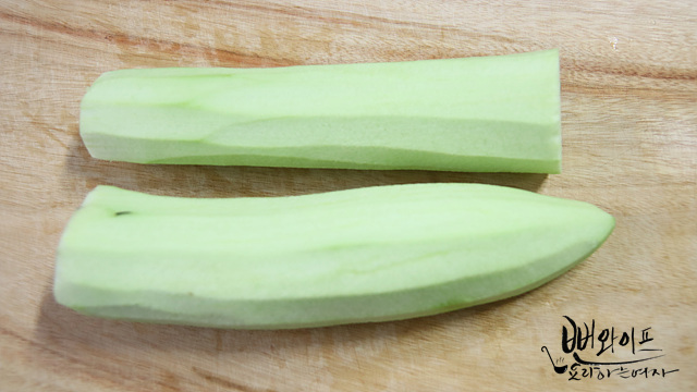 Prepare the eggplant — step photo 1