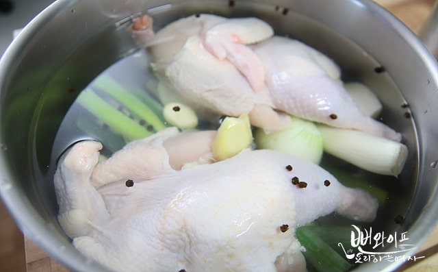 Boil the chicken — step photo 1