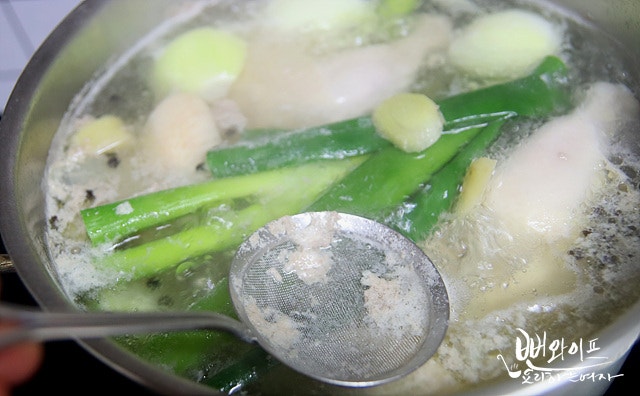 Boil the chicken — step photo 2