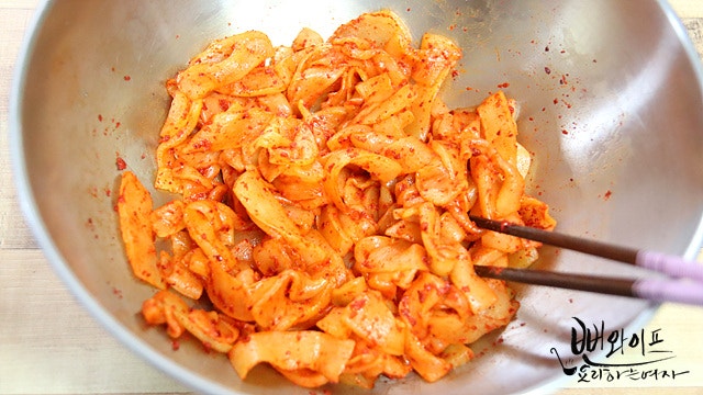 Toss with seasonings — step photo 2