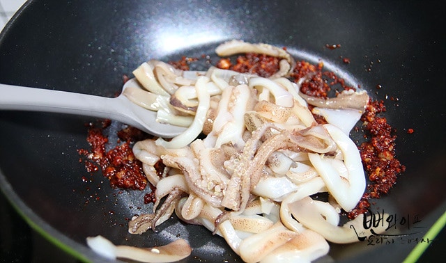 Stir-fry with ingredients — step photo 1