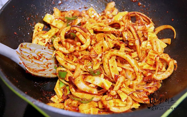 Stir-fry with ingredients — step photo 1