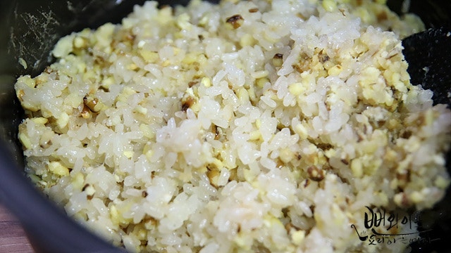 Cook the glutinous rice — step photo 2
