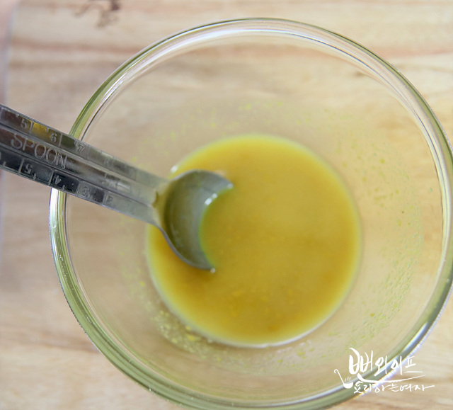 Make the chilled salad dressing — step photo 1