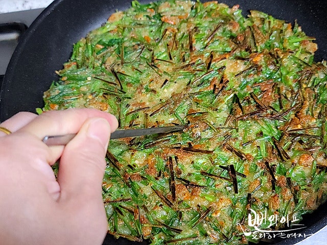 Pan-fry the pancakes — step photo 1