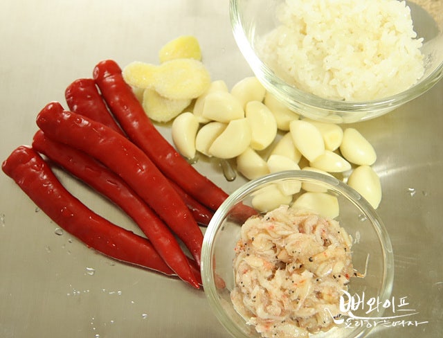 Make the kimchi broth — step photo 1