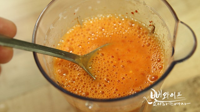 Make the kimchi broth — step photo 1