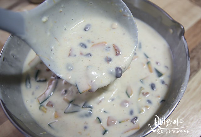 Make the batter — step photo 3