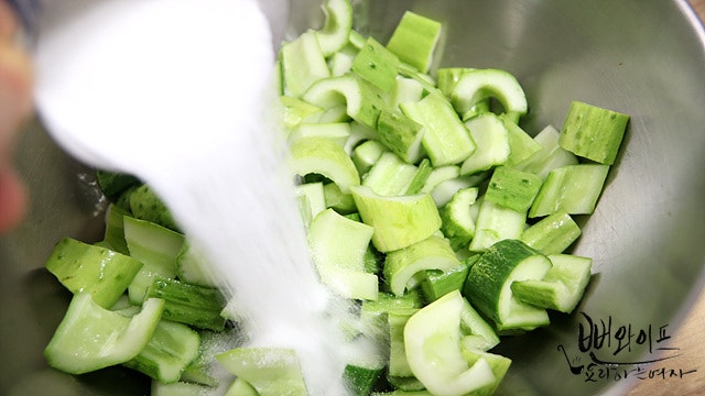 Pickle the cucumbers — step photo 1