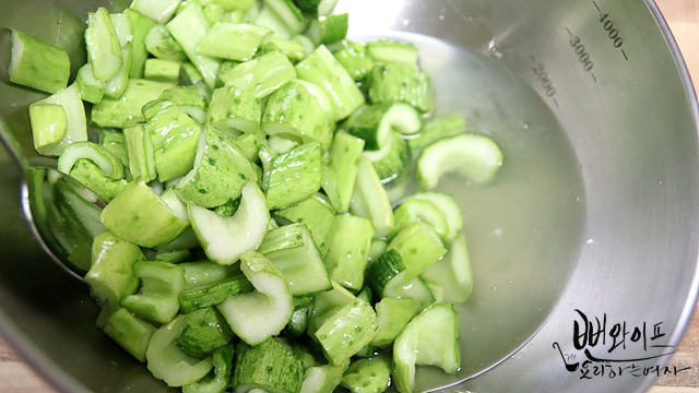 Pickle the cucumbers — step photo 1