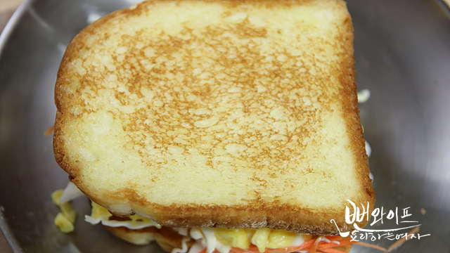 Assemble the sandwich — step photo 2
