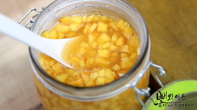Make the peach ade — step photo 2